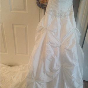 Wedding dress/match flower girl dress